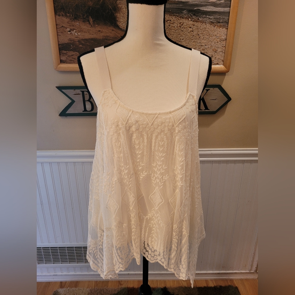 Beautiful lace lined top